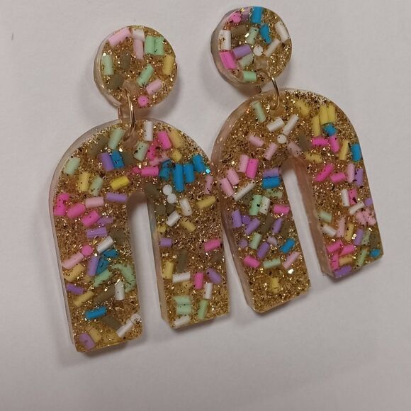 CLEARANCE  Confetti resin stud and arch earrings - Picture 4 of 5